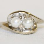 White Gold Toi et Moi Pearl Ring